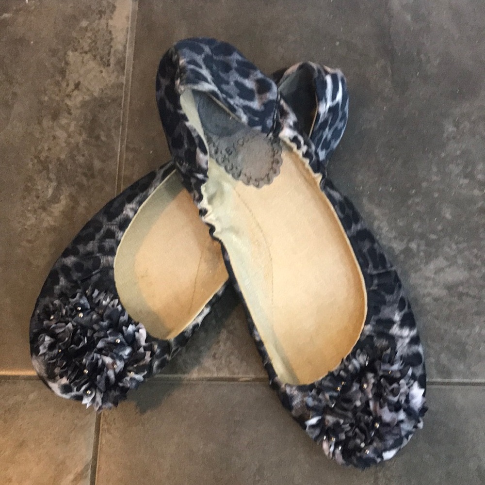 G by Guess Black Cheetah Print Flats 7